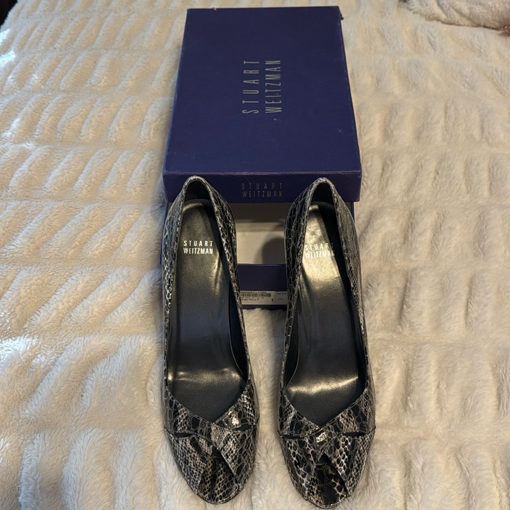 Stuart Weitzman animal print pumps size 10M